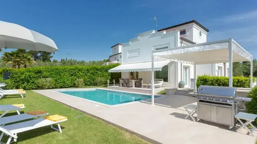 Villa Surya 8 2