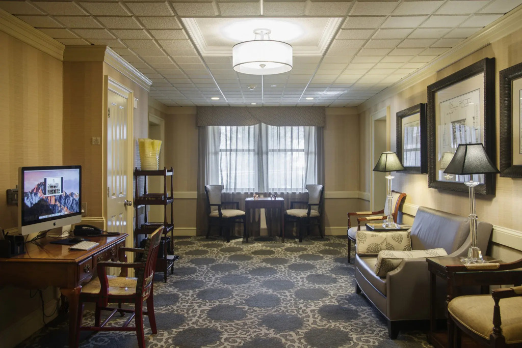 Chestnut Hill Hotel