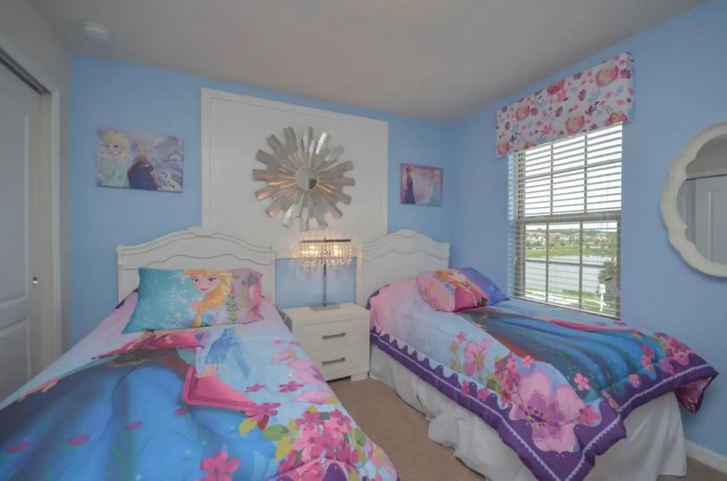 Windsor at Westside Sophisticated Villa Pool Spa