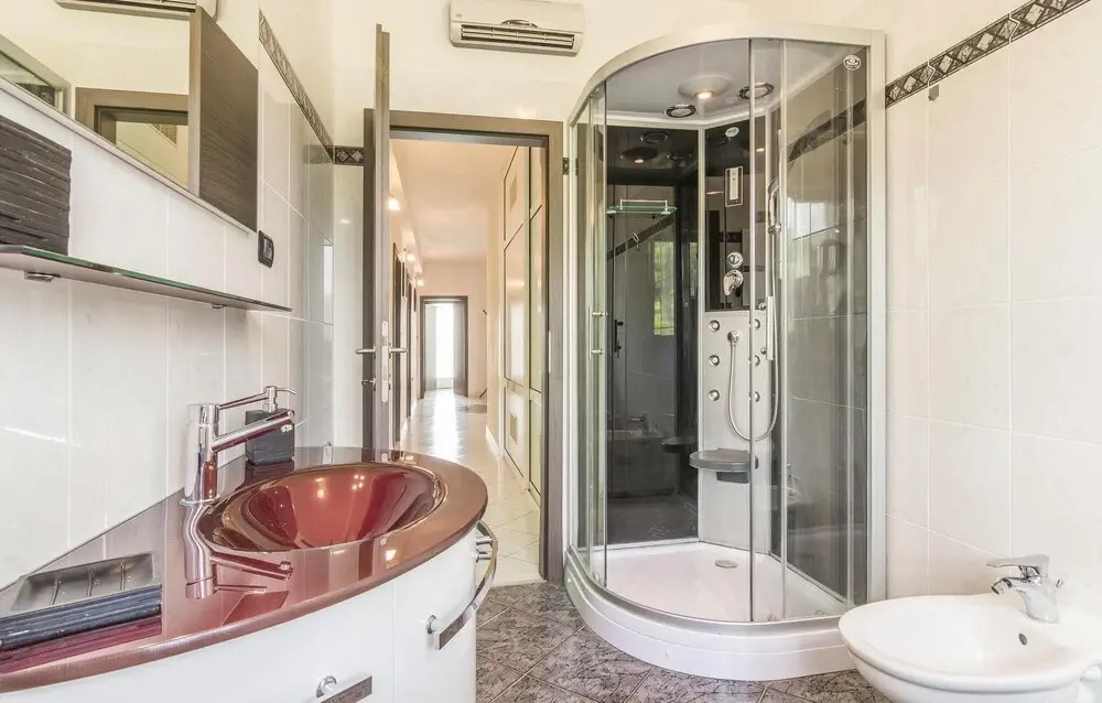 Awesome Home in Sumber With Sauna, Wifi and 7 Bedrooms