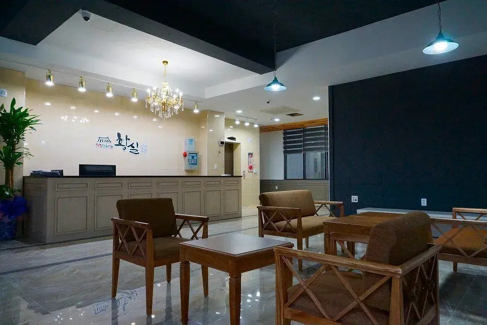 Hwangsil Tourist Hotel