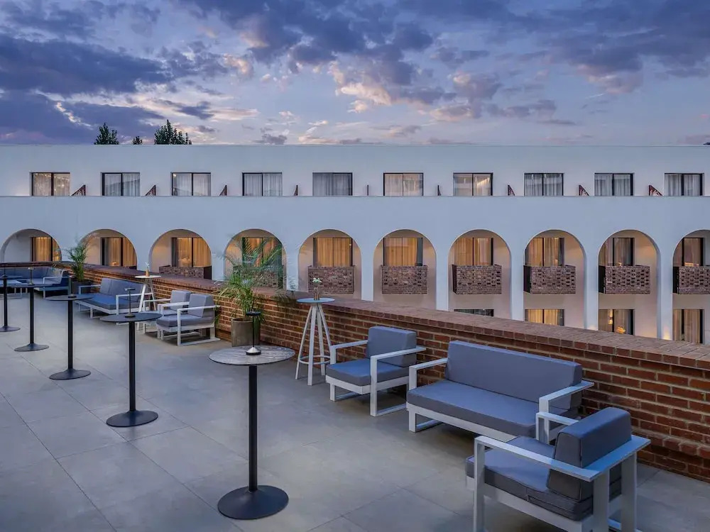 Mercure Conacul Cozieni