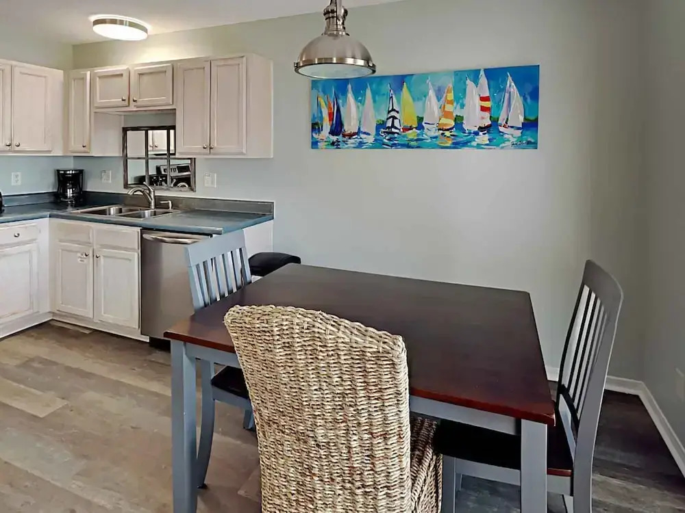 Sunset Cottages #4C
