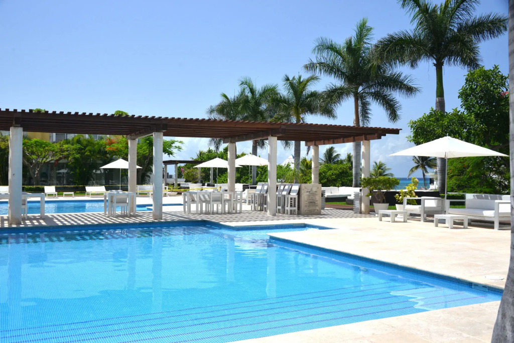 Magia Beachside Condo