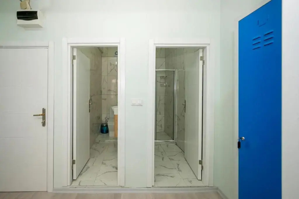 XALİLA HOSTEL & CAFE LADİES ROOM