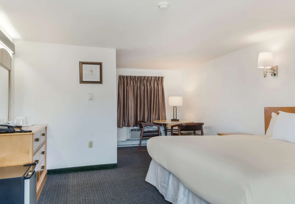 Americas Best Value Inn Hyannis