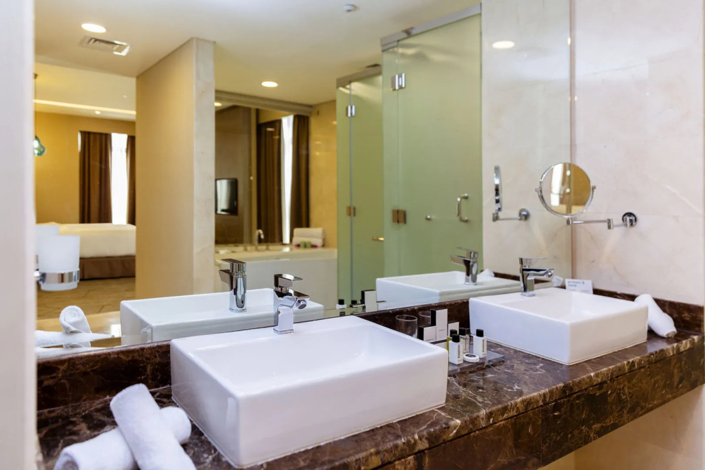 Four Points by Sheraton Production City, Dubai