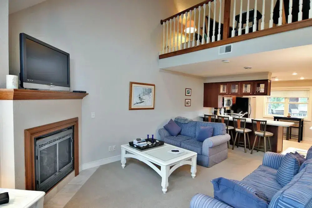 Unit 207 2 Bdrm/ 2 BA