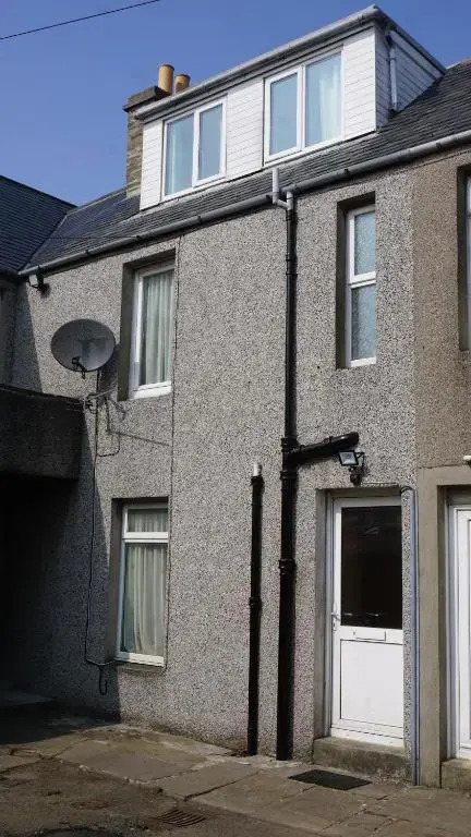 8 Firth Square