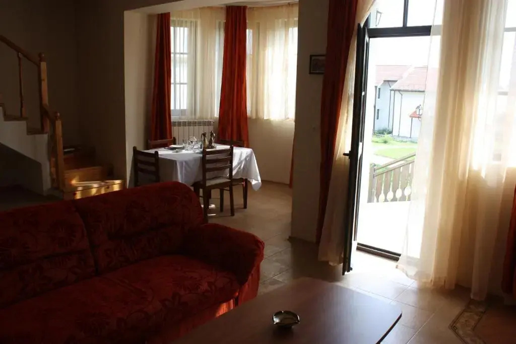 Pinerose Resort