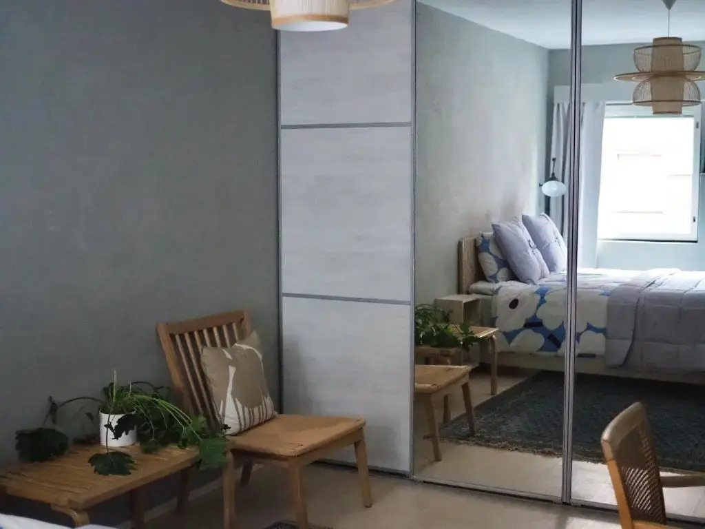 Oceanic & trendy two bedroom apartment with FREE parking