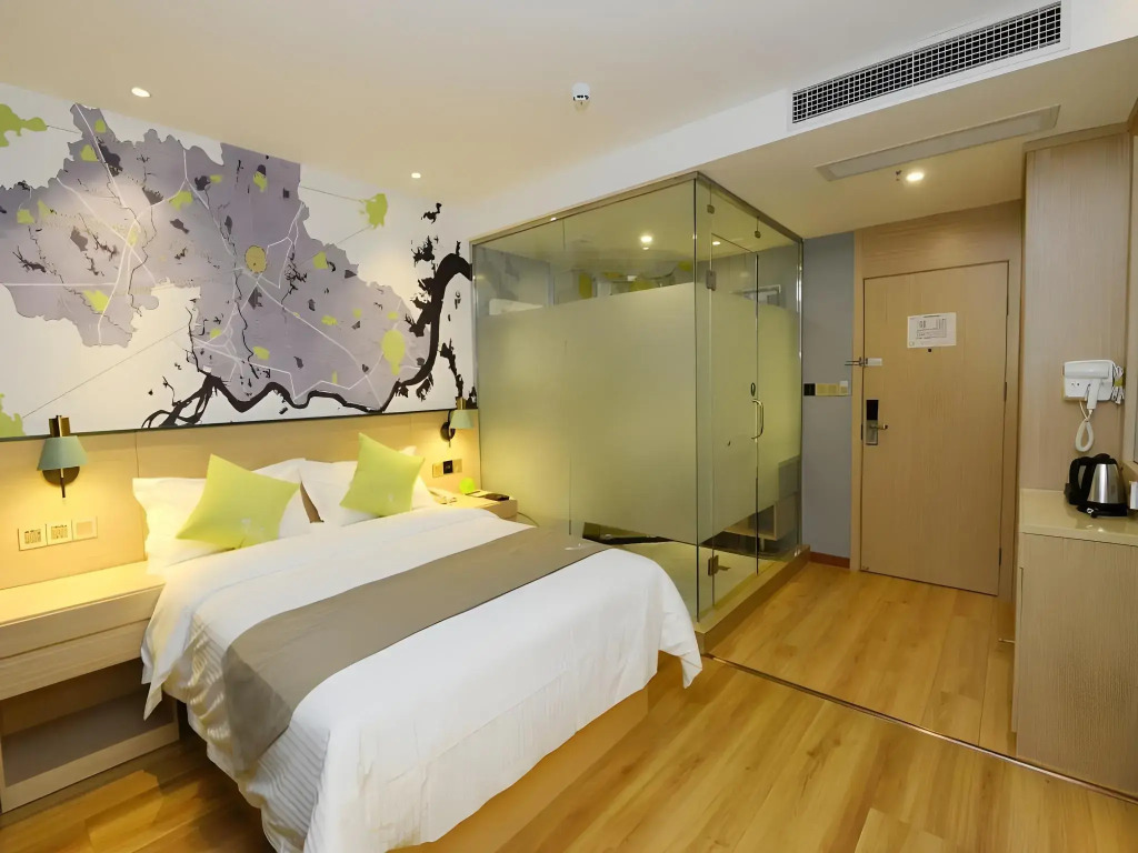 Vatica Huanggang Luotian County City Square Hotel