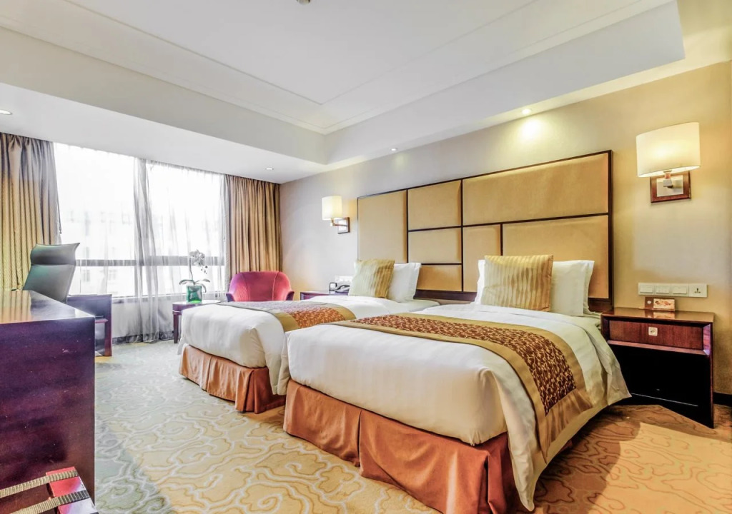 Pagoda Hotel Shanghai Baixia near Jingan Temple