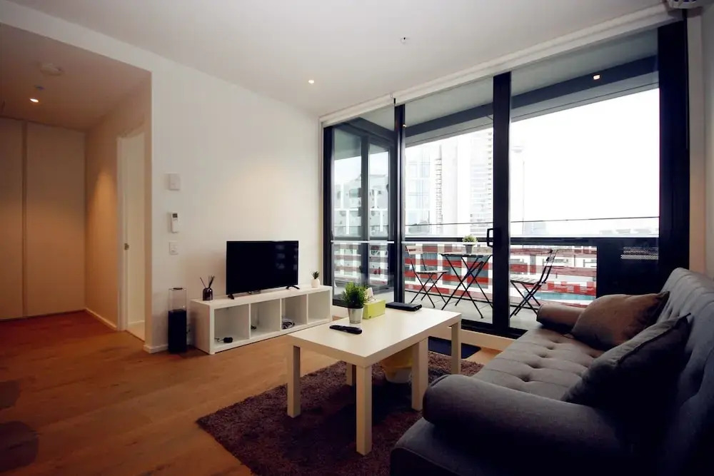Onelife Docklands Luxury Apartment