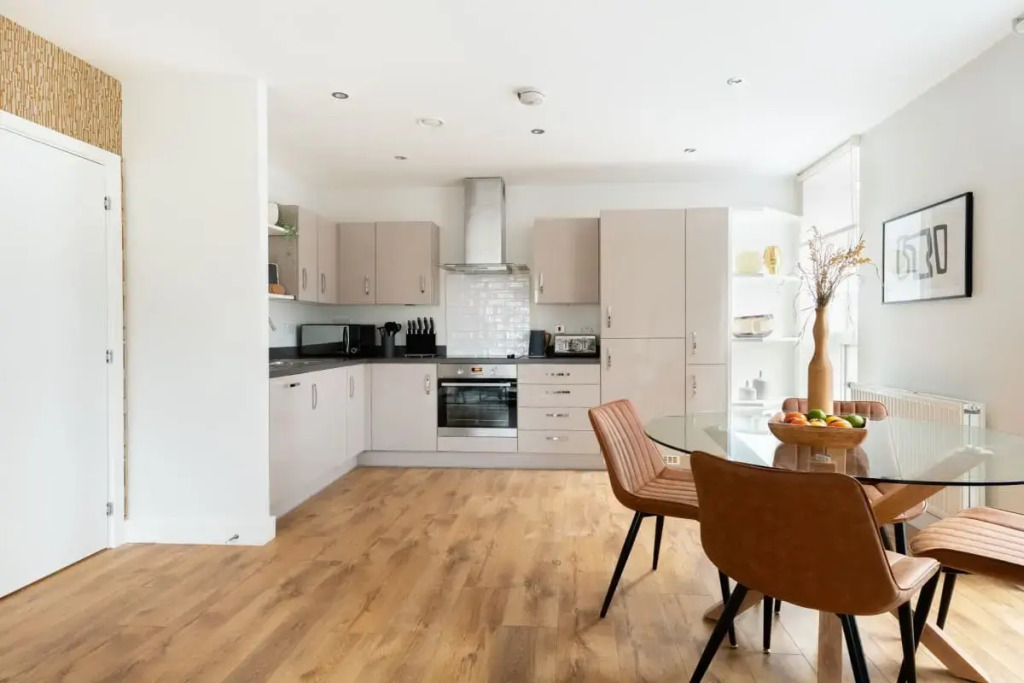 The Hoxton Docks - Modern & Bright 1BDR Flat With Study Room & Balcony
