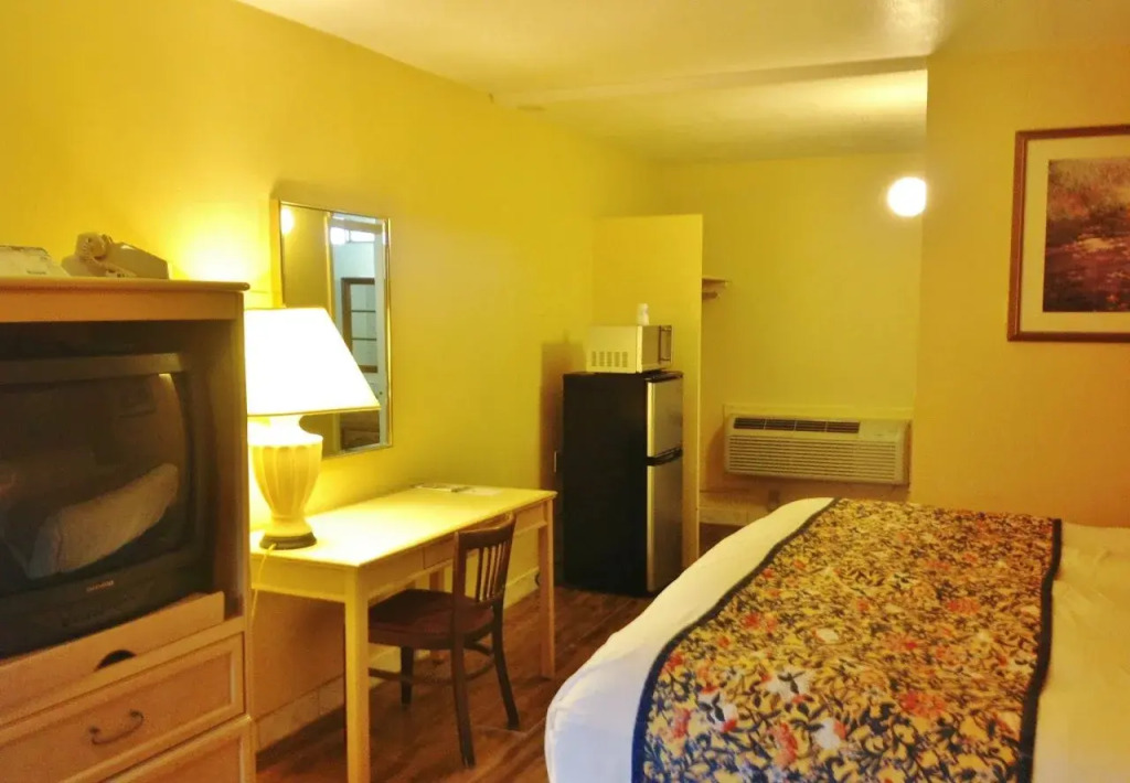 Budget Host Inn