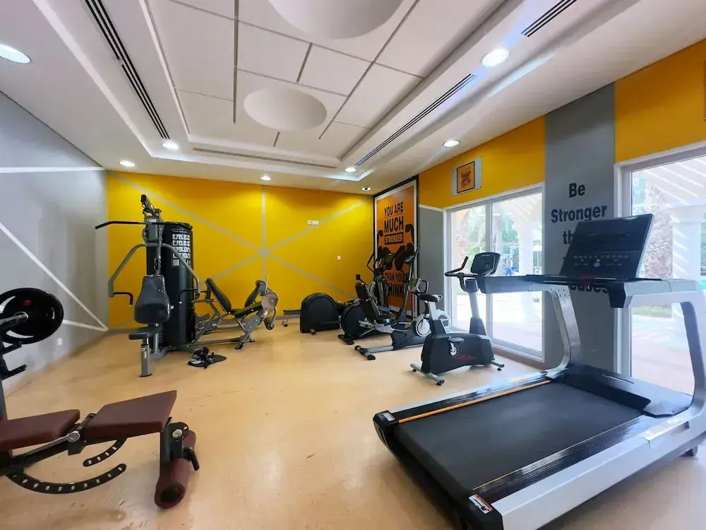 Artsy 4BR DIP Villa w Community Pool Gym