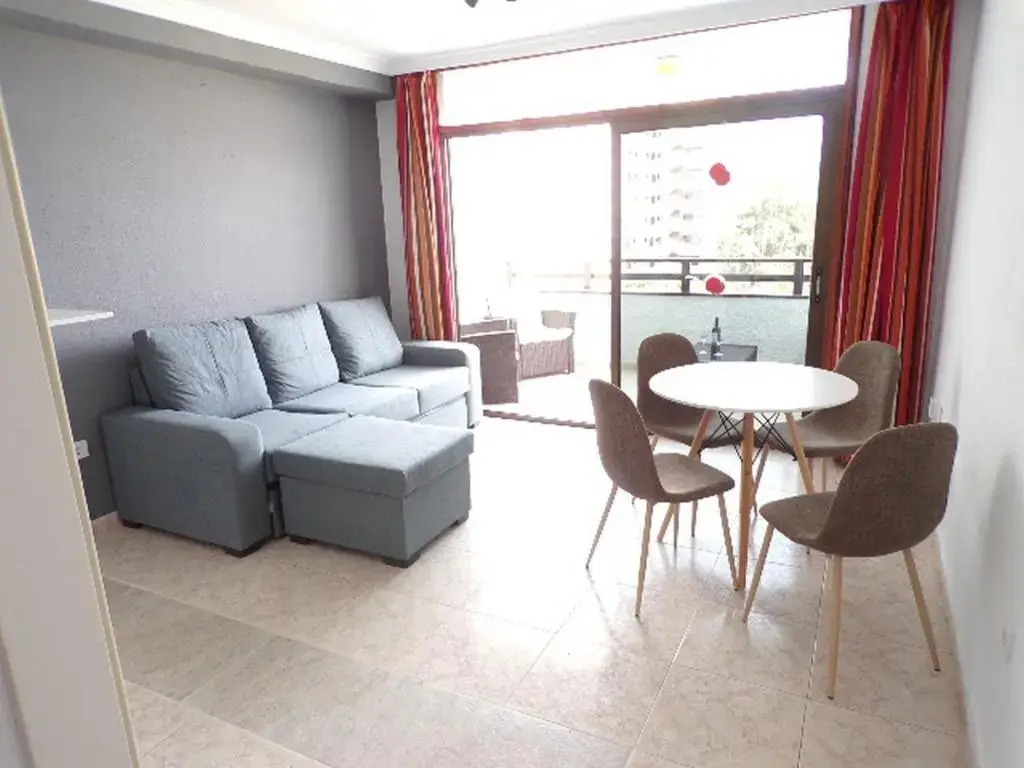 Apartamentos Los Juncos II