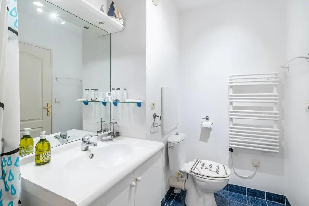 La Joliette; Duplex 2 chambres, PARKING INCLUS+ Terrasse+ ascenseur