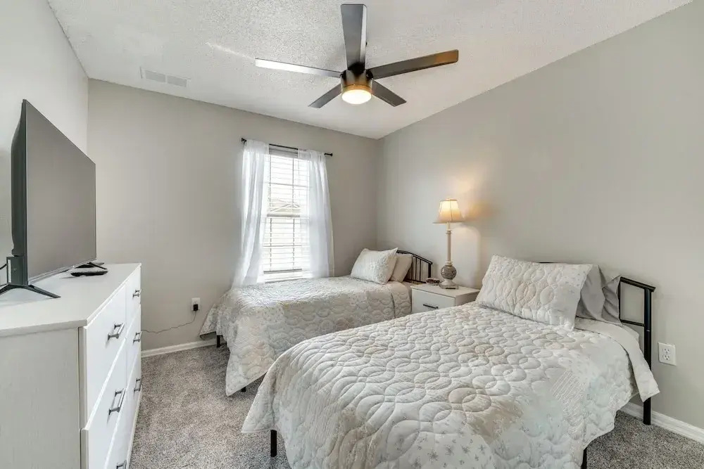 Townhome 7 Mi to Disney Parks: Resort Pool Access!