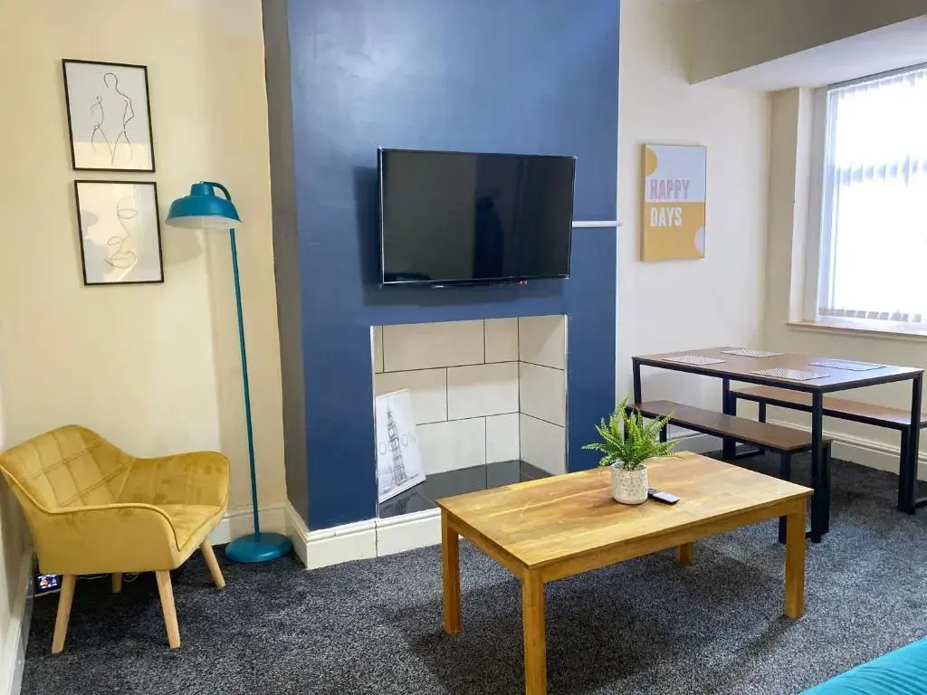 JETSON HOUSE - LUXURY 4-BED WITH KING SIZE BEDROOM Near Etihad