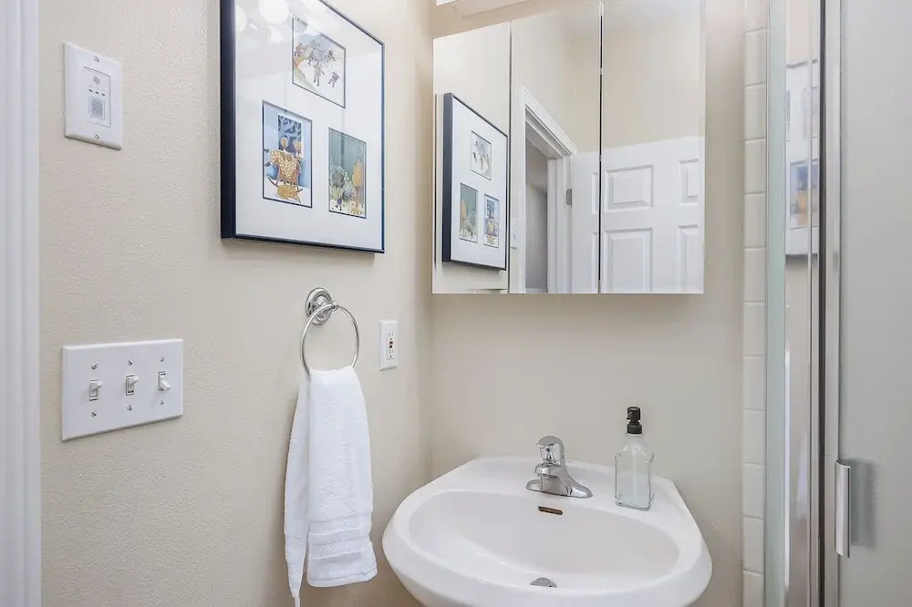 2BR Home w/ Fireplace, Streaming, Dogs Allowed