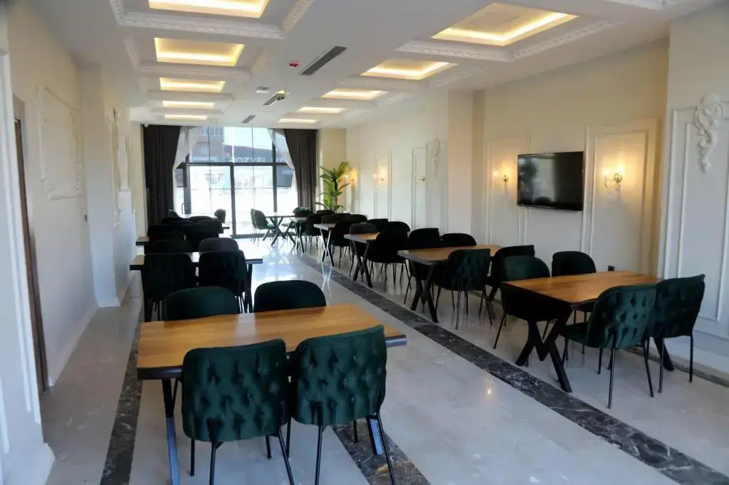 The Skylind Otel
