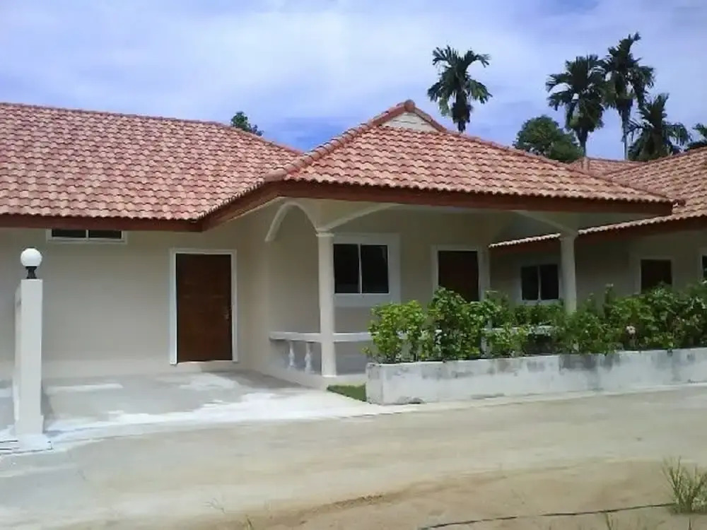 Lovely House With Access to Large Swimming Pool and Near Chalong Pier Num001