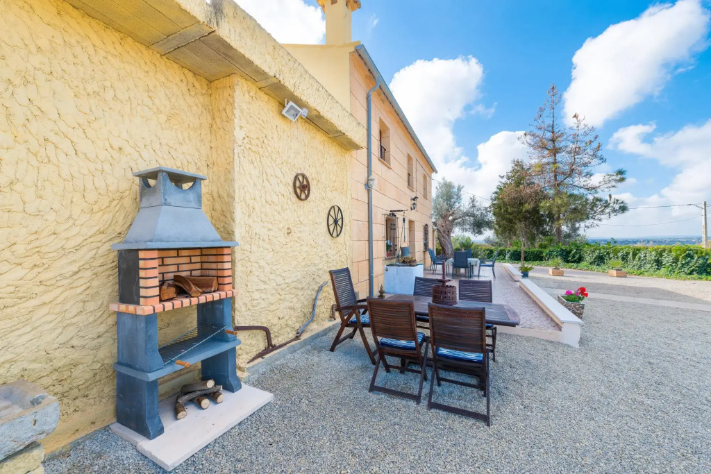SON GUAL - Apartment with private pool in Inca. Free WiFi