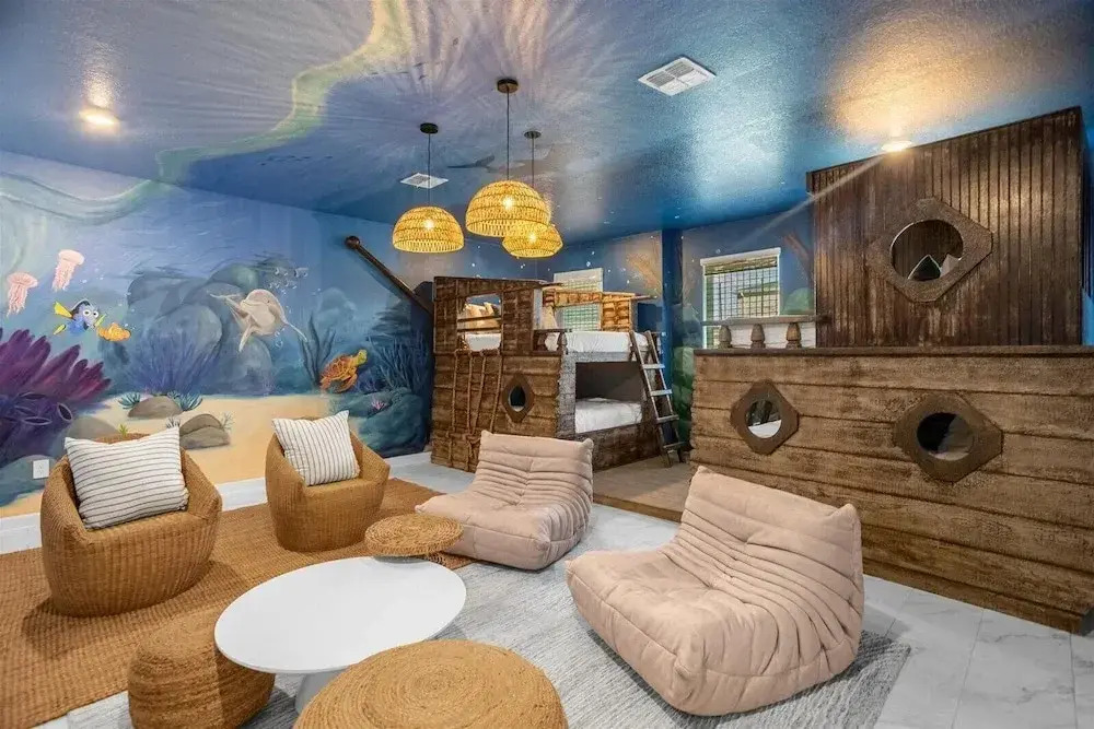 Upstay24-PPLHomeThemeRoomsPoolSpaCinema