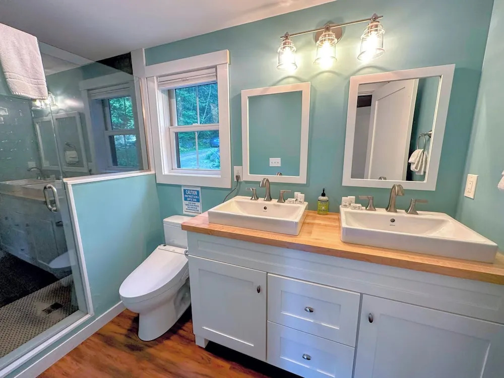 91wr Lake Vibes and Views at This Waterfront Home in the White Mountains