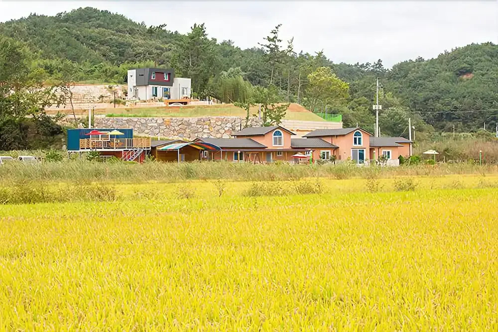 Suncheon Bay Pine Scent Pension