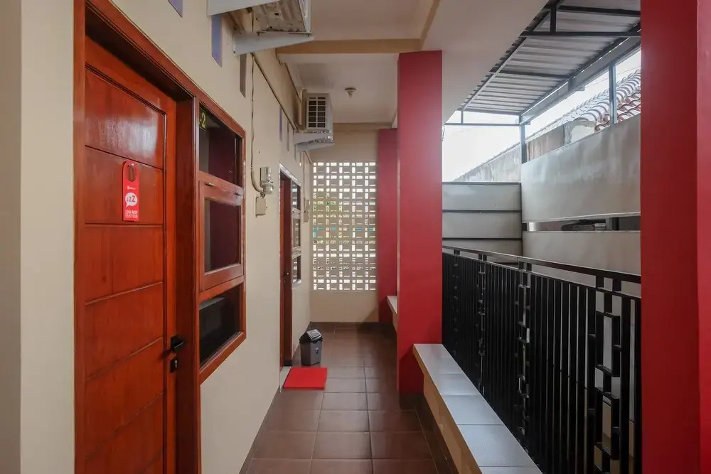 RedDoorz Syariah near Perempatan Kartasura