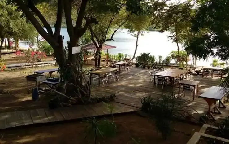 AYANA Komodo Waecicu Beach