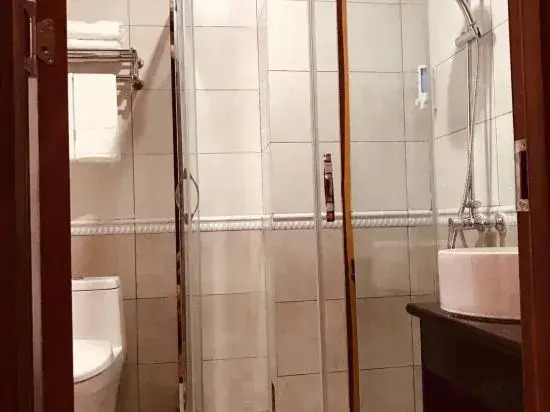 Dengfeng Zhonggang Business Hotel
