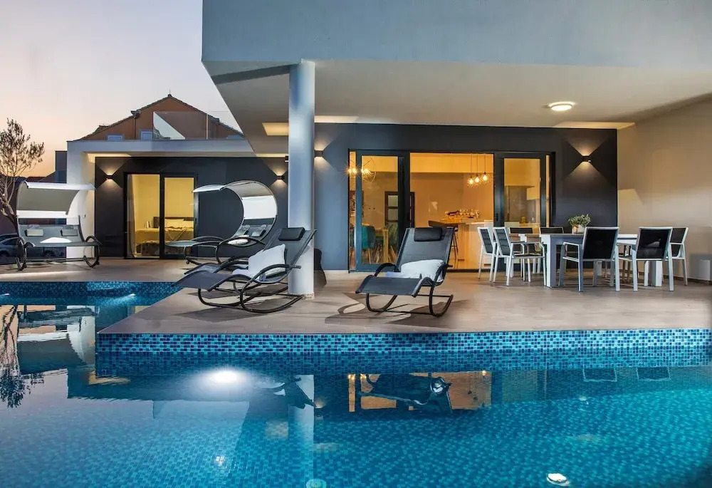 New Modern Villa Luce