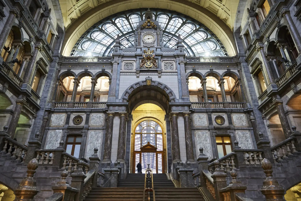 Отель Indigo Antwerp - City Centre, an IHG Hotel