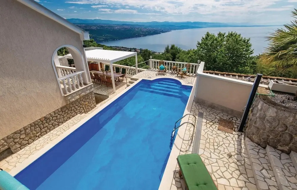 8 Bedroom Beautiful Home In Matulji