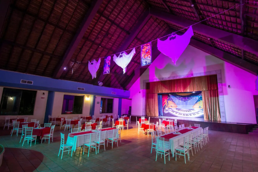 Reef Yucatán & Convention Center -  Все включено