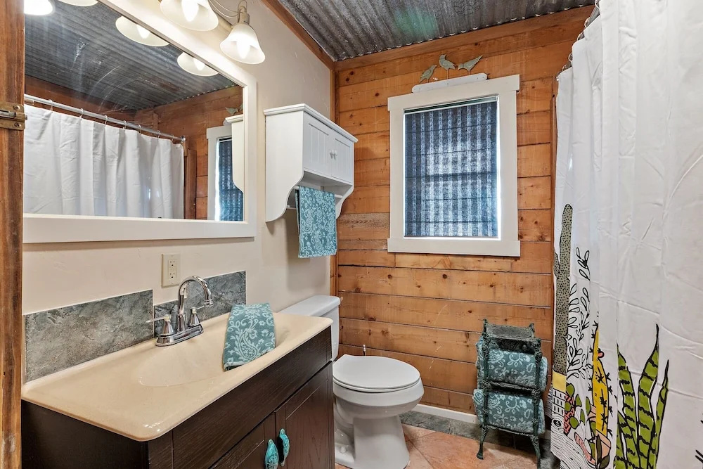 Mighty Oak Log Cabin 2 Bedroom Cabin by RedAwning