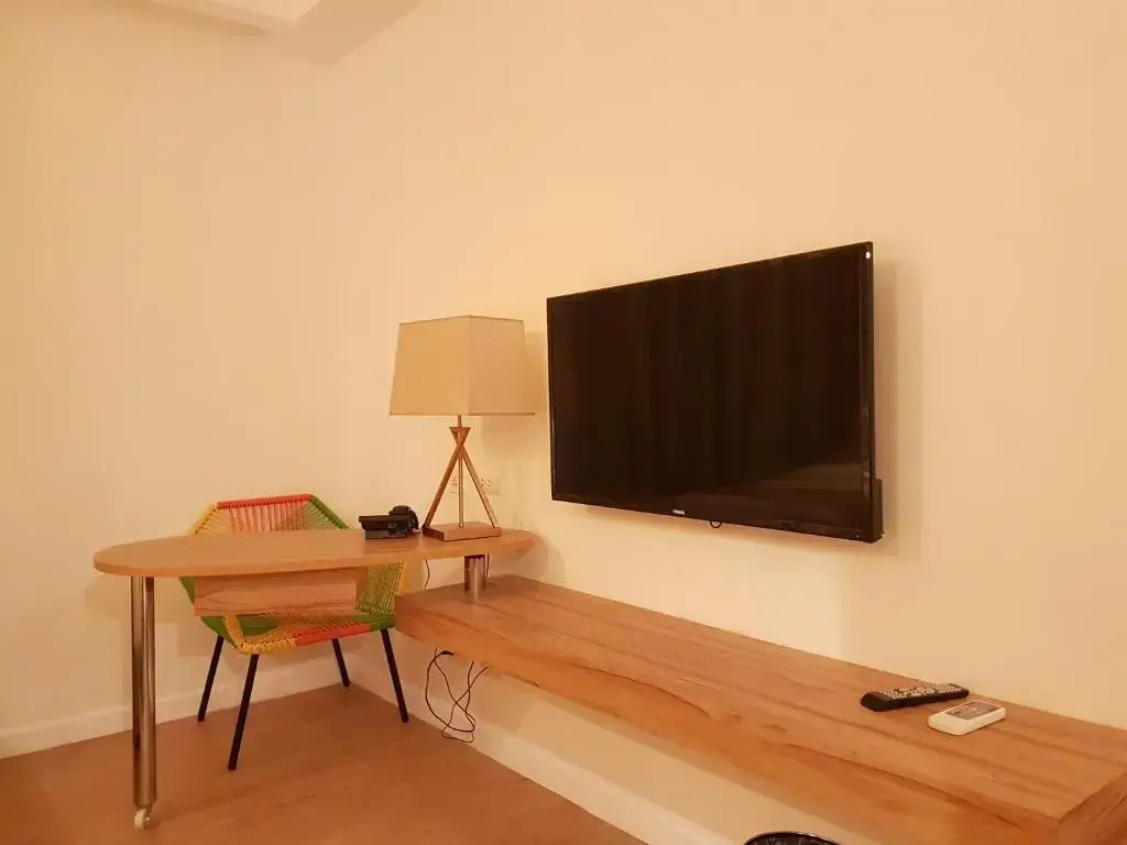 Ferra Hotel and Garden Suites