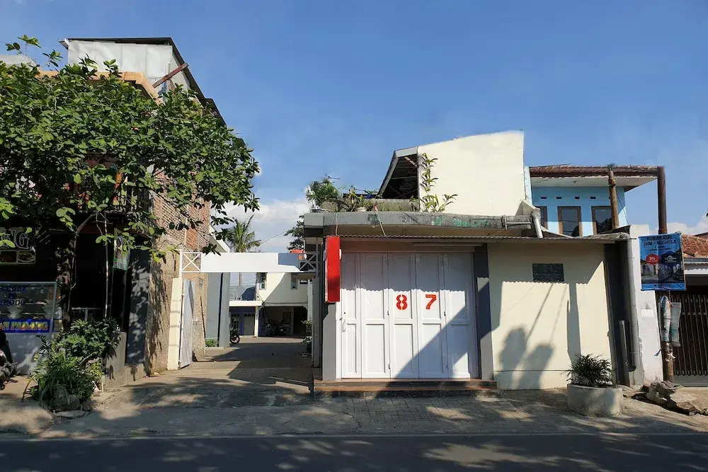 OYO 2418 Sutanto Guest House