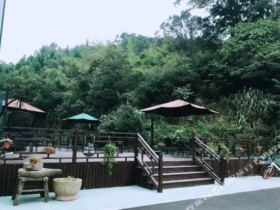 Ningbo Mirror Lake Resort