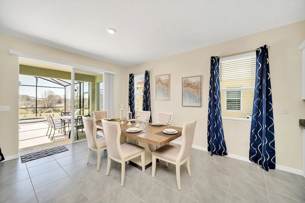 7655 Oakmoss Loop