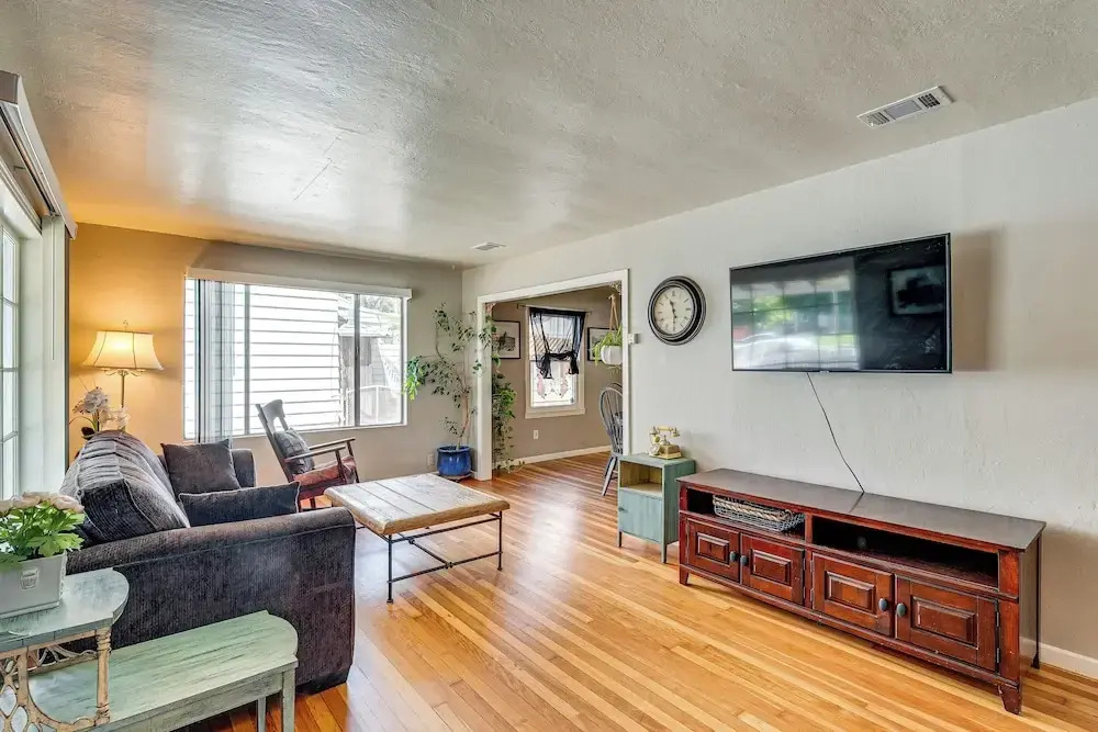 < 1 Mi to Oakland A's Park: West Sacramento Home