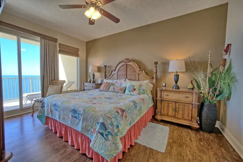 Roomy Oceanfront Condo with Breathtaking View and Beachside Pool - Unit 1906 by RedAwning