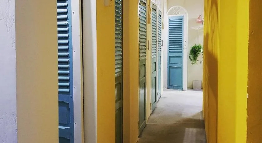 KHA Hostel & Cafe