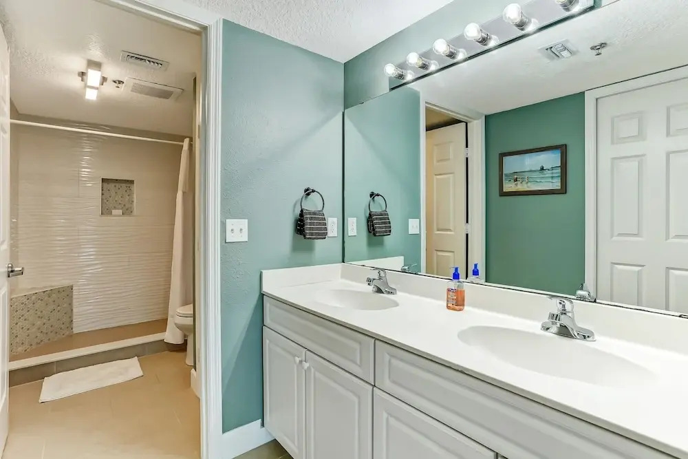 Cozy Beachfront 1BR w/ Stunning Views