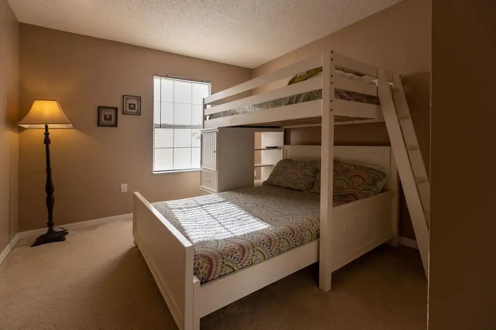 Cozy - Adorable 3 Bed 2.5 Bath Townhouse 1015