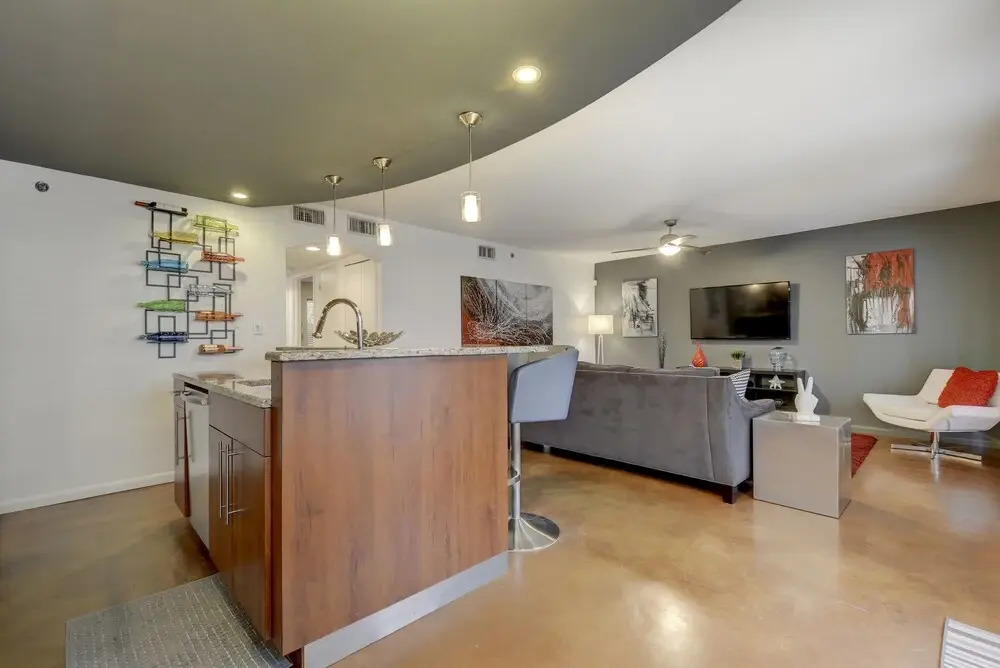 Remodeled E Cesar Chavez Condo by RedAwning